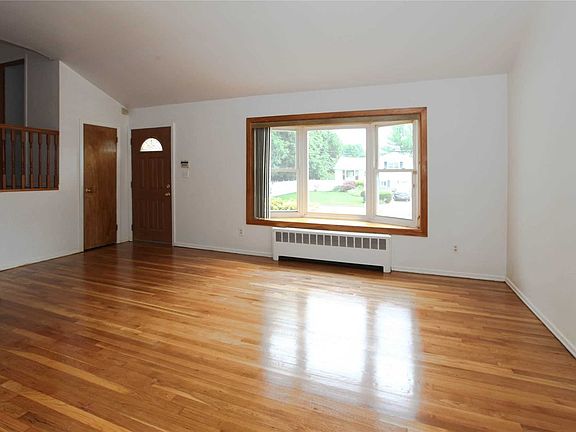 5th image of 79 N Pine St