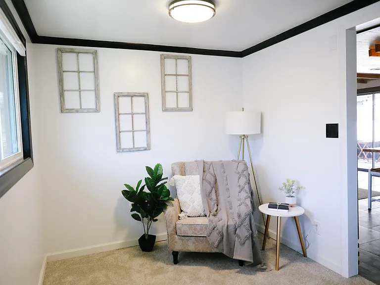 1240 Harrop St #2 — Photo 9
