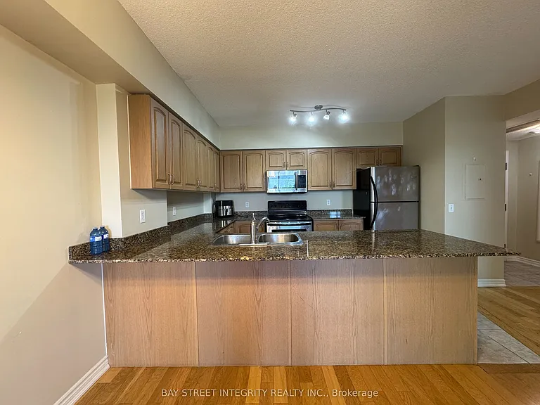 47 Caroline St N #402 — Photo 5