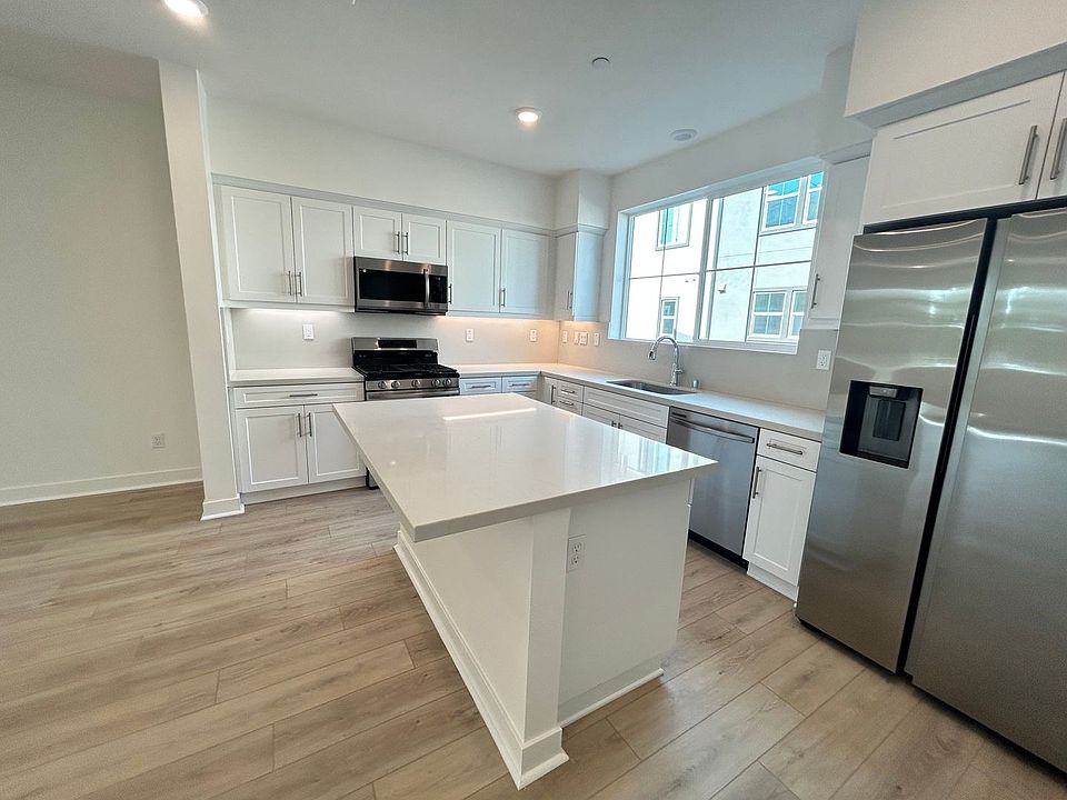 1st image of 11753 Florence Ave #4