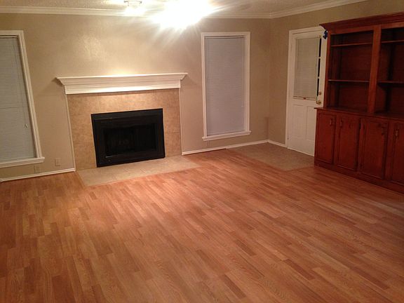 3rd image of 6634 Mountain Wood Dr