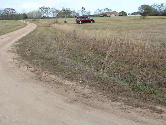 4th image of Timbercrest Dr