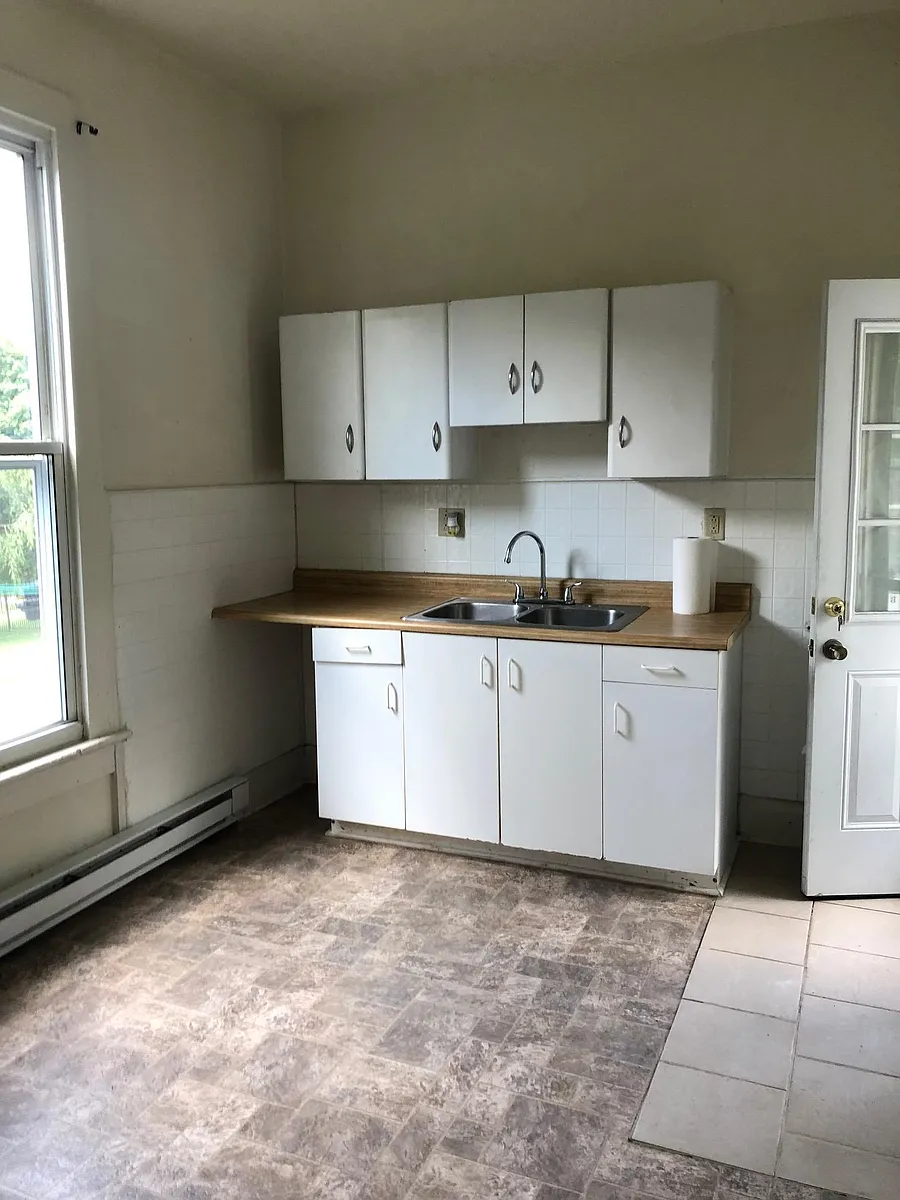 Kitchen - 321 E Pittsburgh St