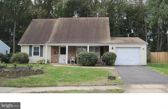 2nd image of 112 E River Dr
