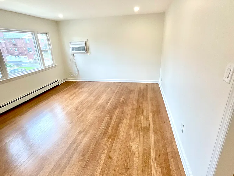 340 New York Ave #2 — Photo 9