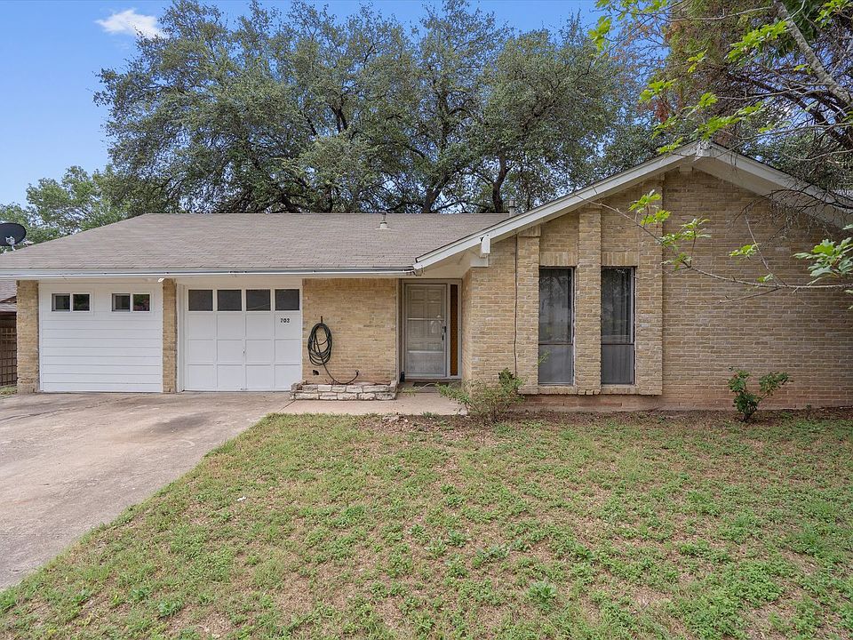 1st image of 703 Huntingdon Pl