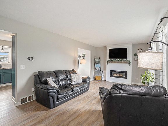 5th image of 3731 Haymeadow Ave