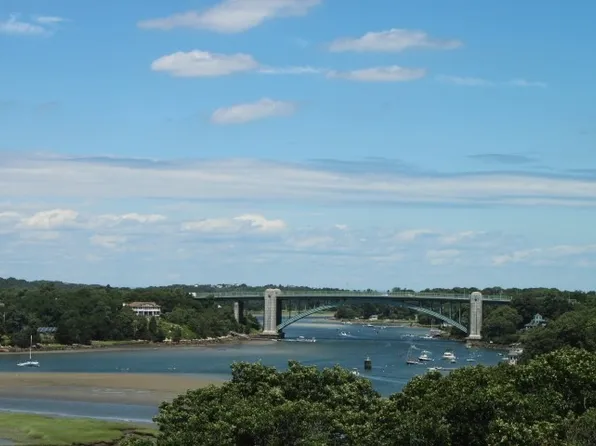 145 Essex Ave APT 509, Gloucester, MA 01930