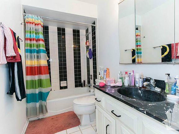 4th image of 1330 N Lasalle St #311F