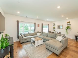 69 Veterans Way, Morris Plains, NJ