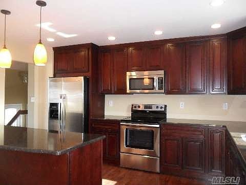 4th image of 304 Kimberly Pl