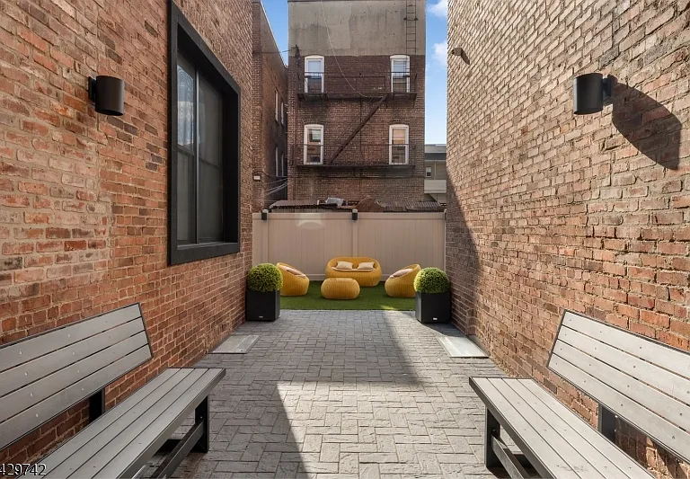 189 Dayton Ave #101 — Photo 18
