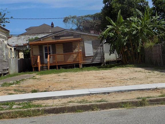 2nd image of 3917 Sealy St #1