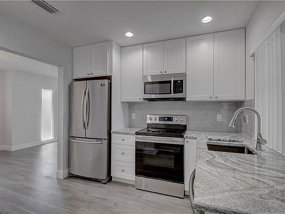 4th image of 700 NW 45th Ave