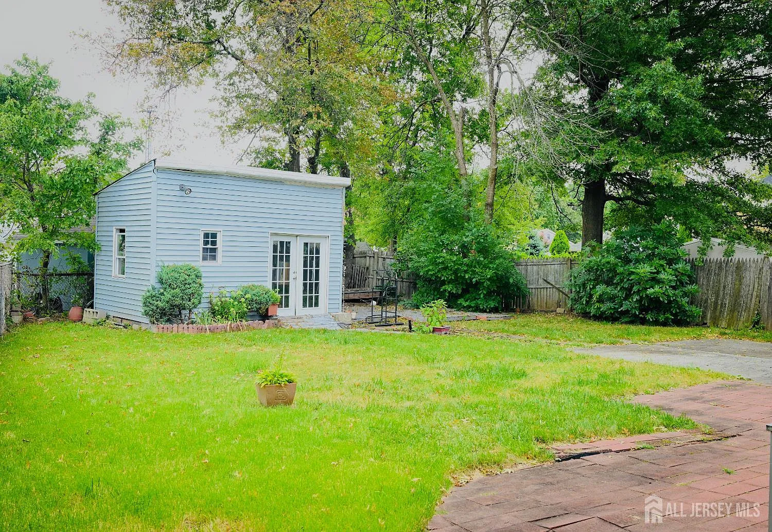 4 bed, 3.0 bath, 2368 sqft, $4,200 — Photo 3
