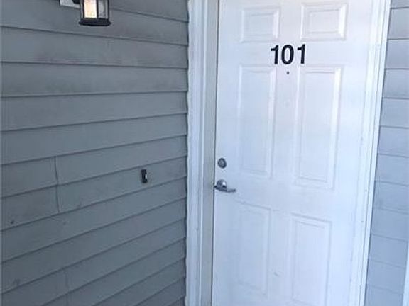 2nd image of 50 N Oak Harbor St APT 101