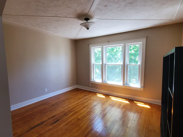 809 Eagle St #2 — Photo 3