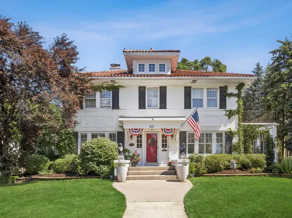 201 W Union Ave, Wheaton, IL 60187