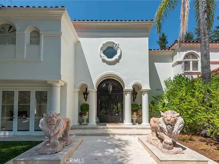 5267 Newcastle Ln — Photo 2