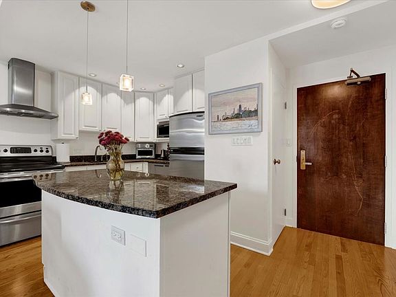 2nd image of 2100 N Lincoln Park W APT 3FN