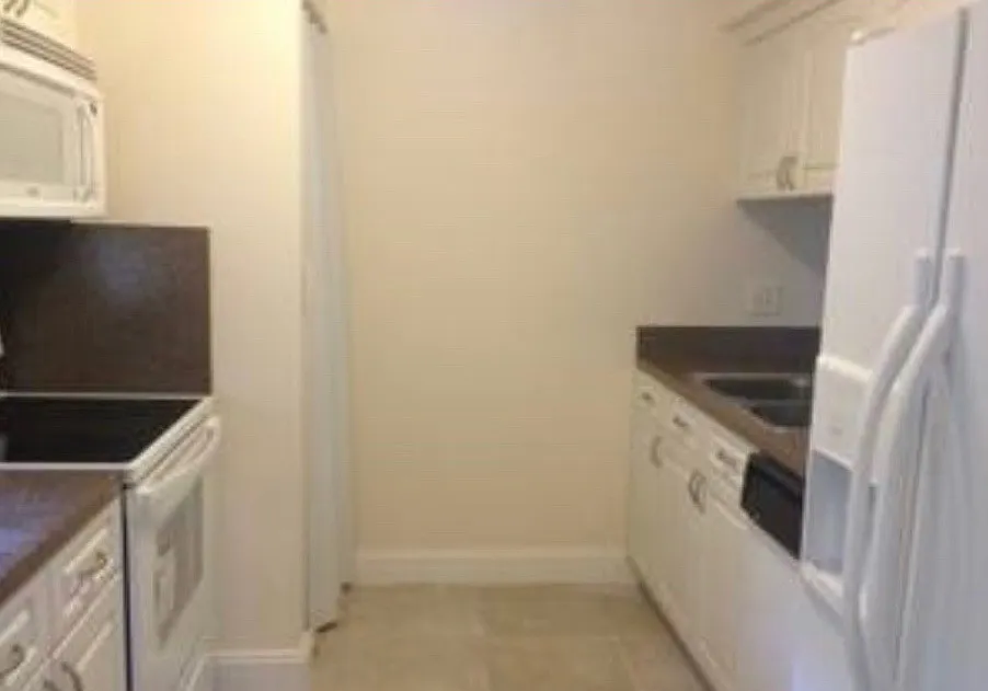 2 bed, 1000 sqft, $2,225 — Photo 2