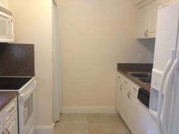 2nd image of 465 SW 86th Ave APT 202