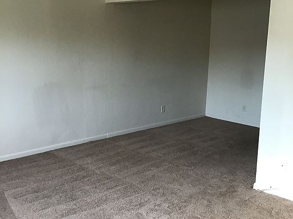 3rd image of 649 E Leicester Ave APT C8