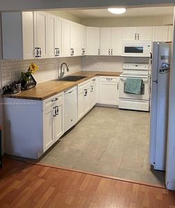 7010 NW 186th St APT 5-420, Hialeah, FL, 33015