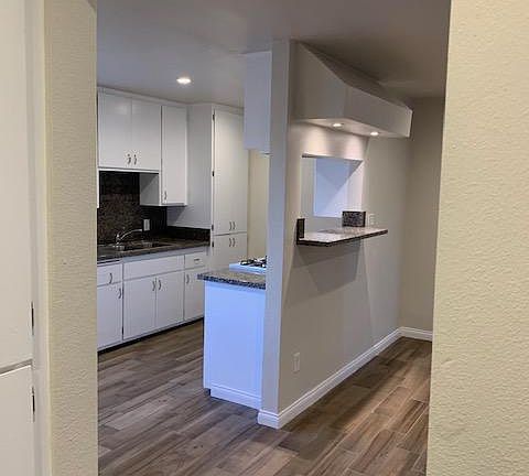 2nd image of 25452 Cole St APT 1
