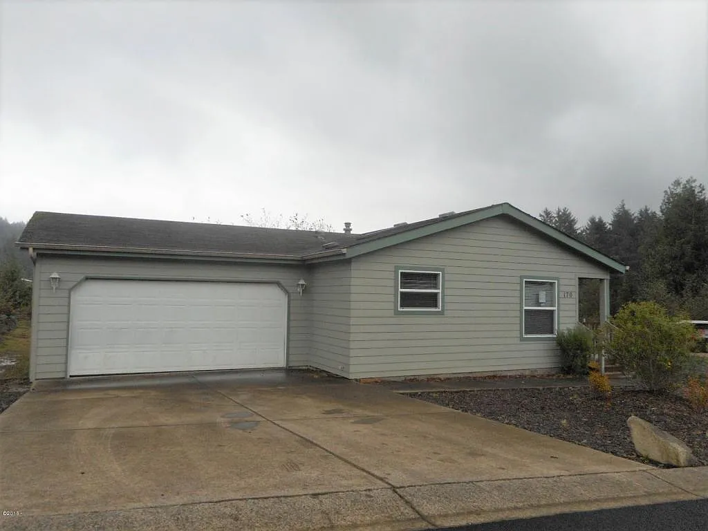 170 SE Fair Wind Ct photo 1