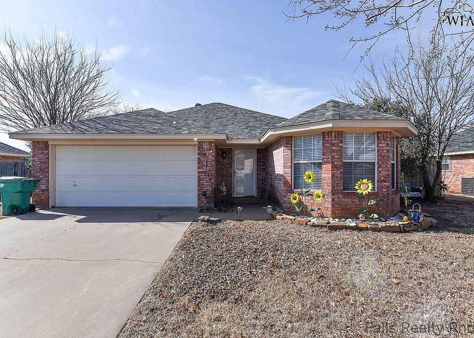 1st image of 502 Horseshoe Ln
