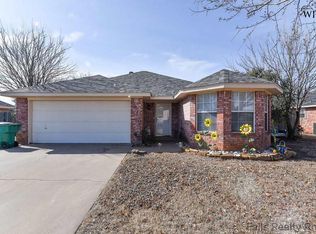 502 Horseshoe Ln, Burkburnett, TX 76354