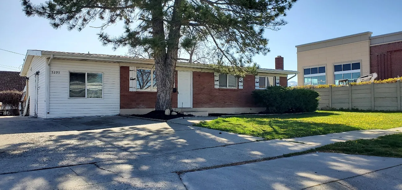 5295 S 1760 W - B — Photo 1