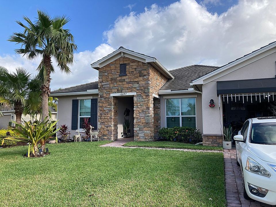 2nd image of 10097 SW Red Oak Ct