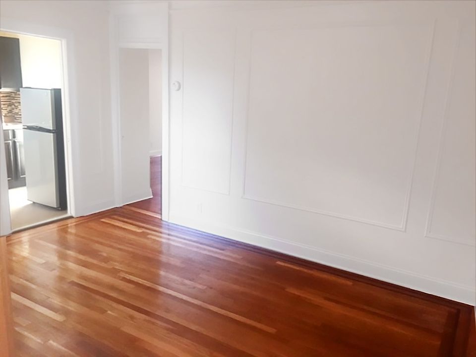 1st image of 2521 31st Ave #D33