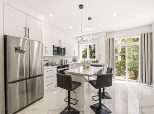 21 Galleria Pkwy #21, Markham, ON L3T 0A4