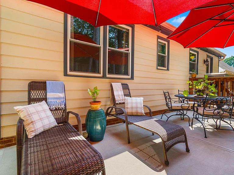 4233 Timberwood Dr — Photo 10