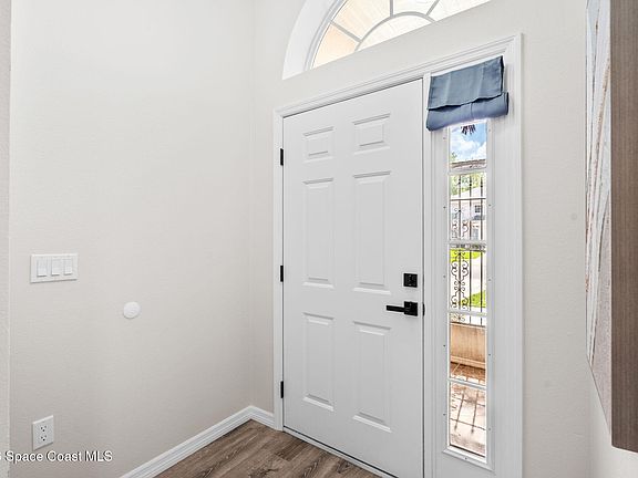 3rd image of 1763 Vista Lake Cir