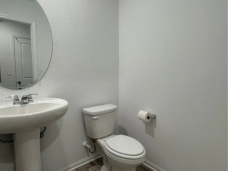 7668 Loftwood Ave — Photo 10