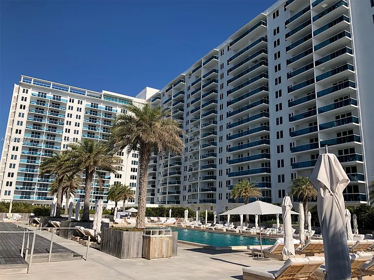 2301 Collins Ave #737 — Photo 17