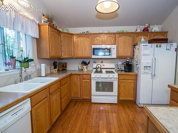 5th image of 1280 W Browning Ave