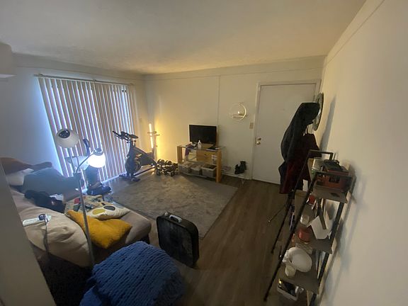 3rd image of 1400 University City Blvd #F