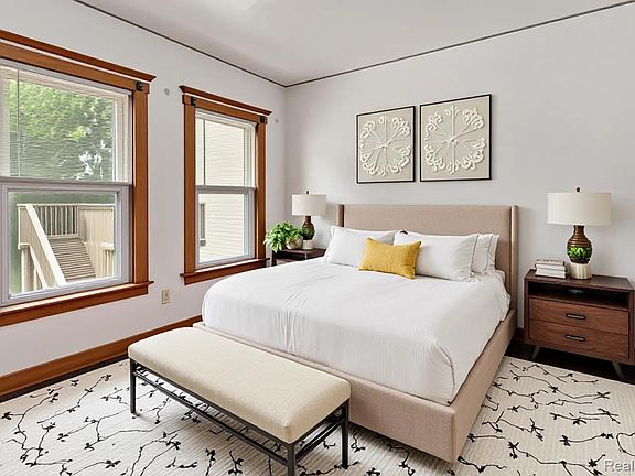 5th image of 1933 11th St #1