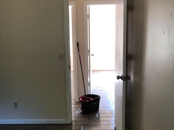 4th image of 252 Stonebridge Dr