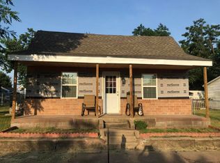 527 S Hall St, Webb City, MO 64870