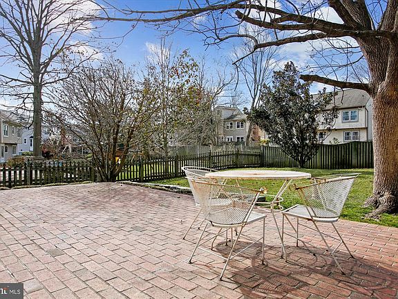 4th image of 7008 Devereux Circle Dr