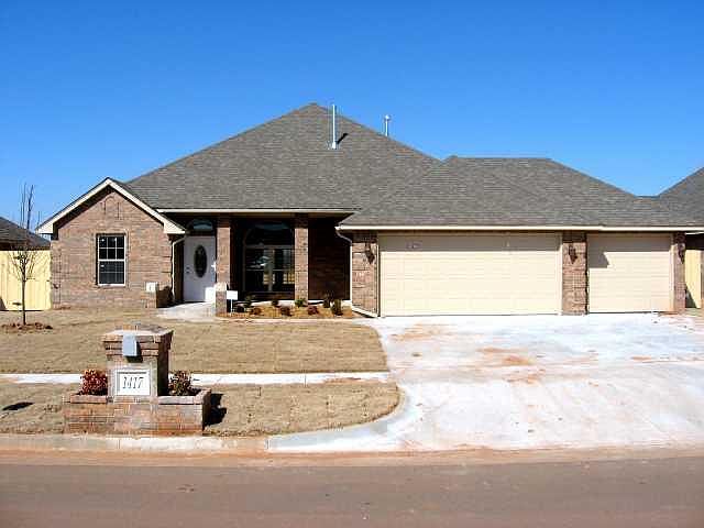 1st image of 1417 Mead Ln