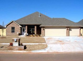 1417 Mead Ln, Moore, OK 73160