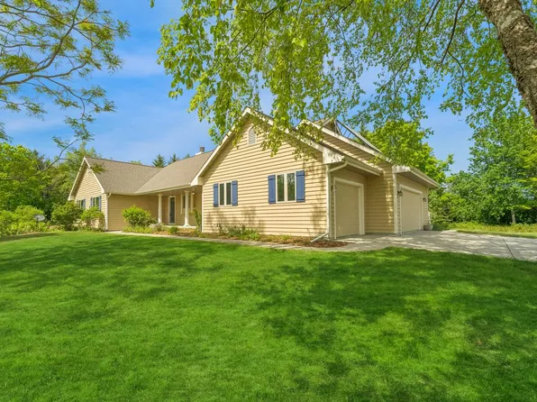 N6383 Hickory Cross, Plymouth, WI 53073