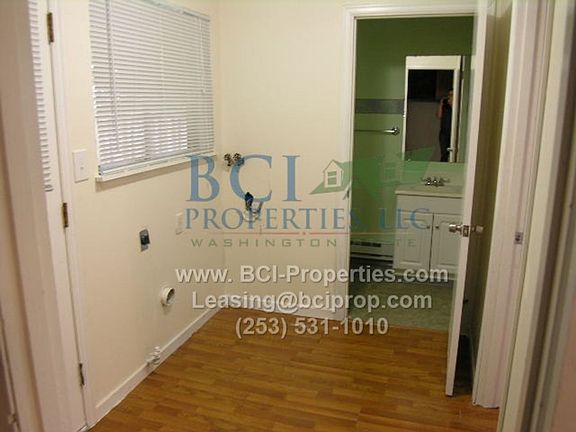 5th image of 7440 S Pine St